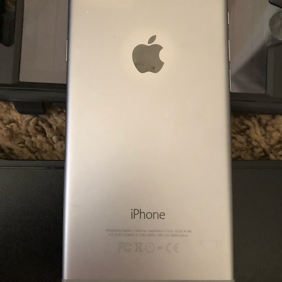 iPhone 6S unlocked with waterproof case - Picture 3 of 6